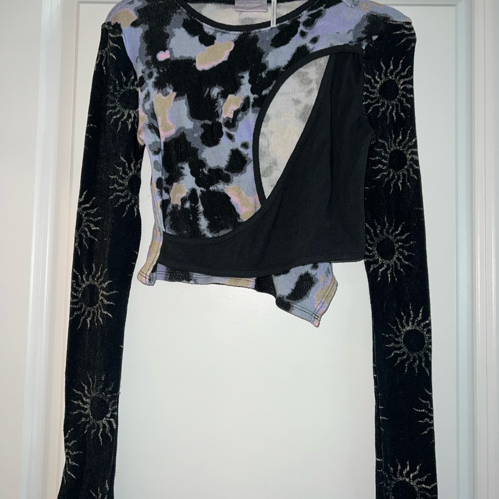 Urban Outfitters Black and Multicolor Crop Top - Picture 2 of 5